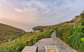 Agelos Beachfront Villa